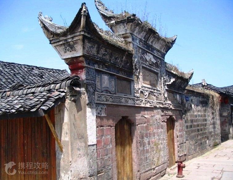 拒绝说教式营销,百丽时尚以“陪伴者”身份和年轻人玩在一起